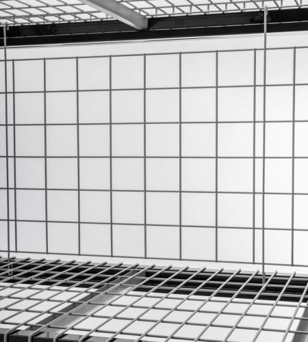 Wire hanging divider